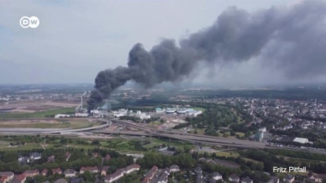 Мощный взрыв в Леверкузене (27.07.2021)