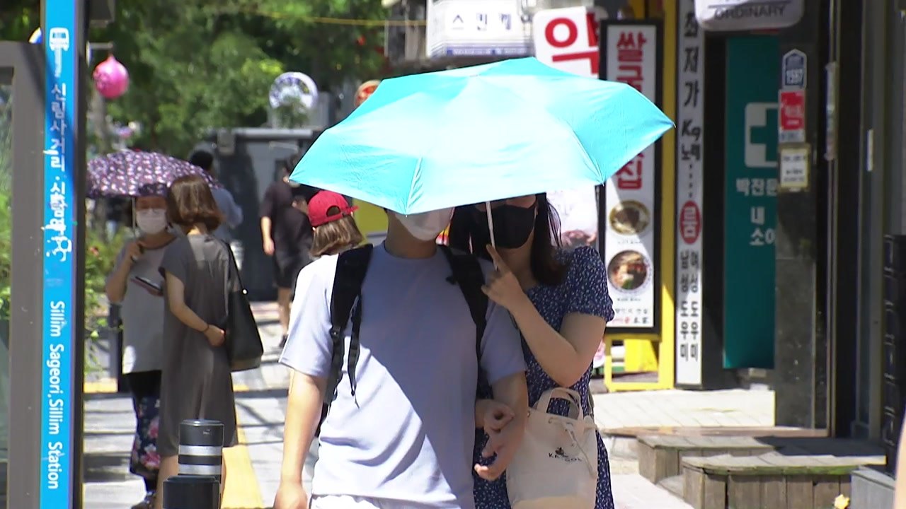 [날씨] 연일 35℃ 찜통더위...내륙 곳곳 소나기 / YTN