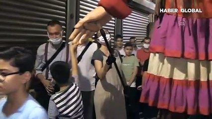 Mülteci çocukların simgesi kukla Küçük Amal'ın İngiltere'ye yolculuğu Gaziantep'ten başladı