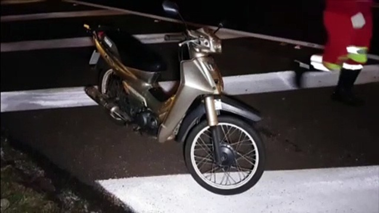Queda de moto deixa mulher de 47 anos ferida na...