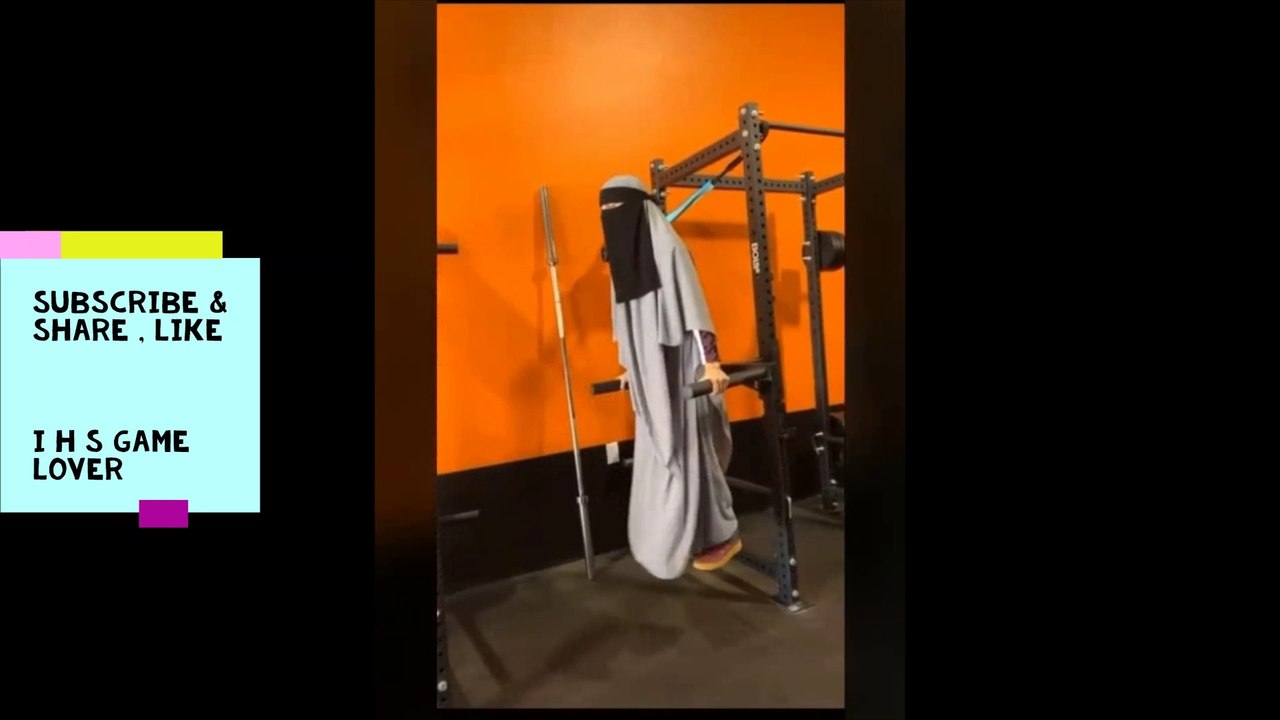 চাইলেই হিজাব পরে জিম করা যায়।Muslim girl bodybuilderThe workout time of a muslim woman.
