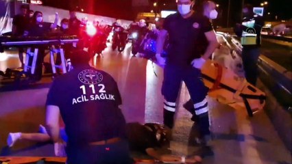 BURSA - Bariyerlere çarpan motosikletteki 2 kişi ağır yaralandı