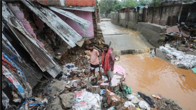Cloud burst triggers flash flood in Kishtwar