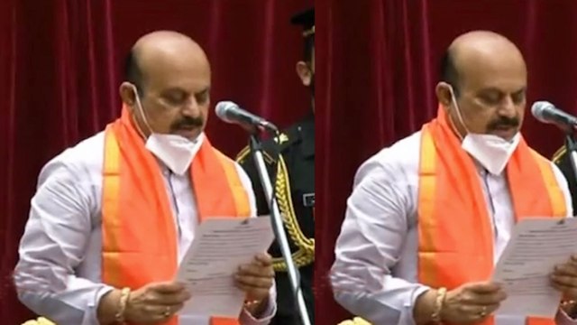 ದೇವರ ಹೆಸರಲ್ಲಿ ಬಸವರಾಜ್ ಬೊಮ್ಮಾಯಿ ಪ್ರಮಾಣವಚನ ಸ್ವೀಕರಿಸಿದ ಕ್ಷಣ | Oneindia Kannada