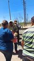 llega la #caravana #Migrante de #Honduras a #Guaymas #sonora #Mexico en la #Frontera con #USA en las vias del #Tren les ayudan con comida y agua para que logren el sueño americano