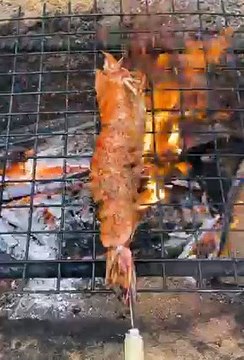 Chinese mukbang making and eating seafood so fast can you do that chinese fast eating challenge