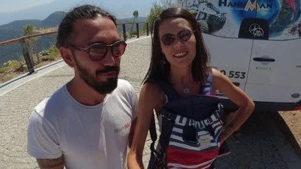 Son dakika haberi: Ölüdeniz'in eşsiz manzarasında köpeği "Yager" ile yamaç paraşütü yaptı