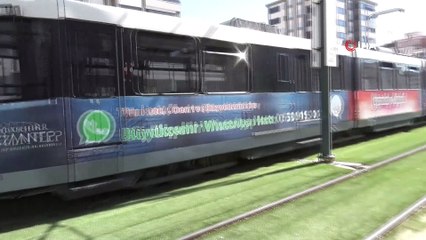 Tramvayın çarptığı genç kız ağır yaralandı