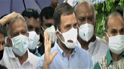 Video herunterladen: Rahul Gandhi with opposition raise voice over Pegasus issue