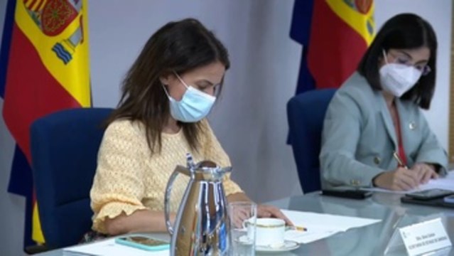 Sanidad y comunidades se reúnen divididos por certificado covid en interiores