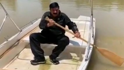 Pakisthani Inside Minister Rowing A Ship To ‘nowhere’ Has Set Off A Wave Of Memes