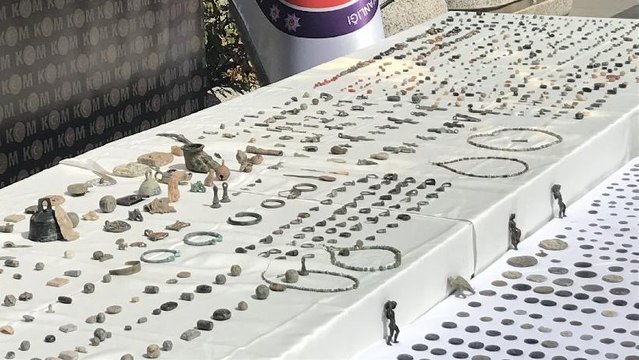 Kapalıçarşı'da tarihi eser kaçakçısına baskın