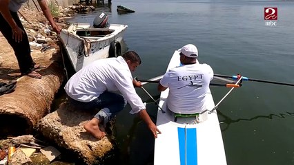 لأول مرة بقارب صغير.. حاتم قنديل يجتاز أطول رحلة تجديف بنهر النيل من أسوان لرأس البر