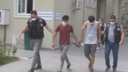 Bir günde iki eve giren gaspçıları, kullandıkları kırmızı saplı bıçak ele verdi