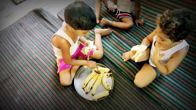 three child 12 banana eating, teen bachche 12 kela Kha gaiye Sadik Rajpoot Ayan Rajpoot or Sara Khan