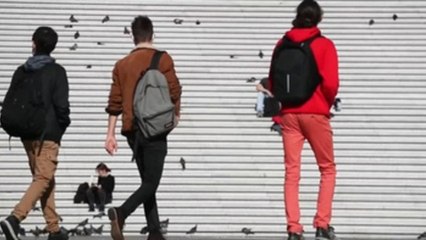 Los alumnos vacunados no serán aislados en Francia si son contacto estrecho