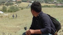 Son dakika haberi! VAN/BİTLİS - Türkiye'ye yasa dışı yollardan giren Afganlar: İran askerleri bizi döverek Türkiye sınırına bıraktı