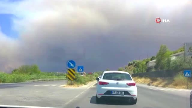 Antalya'daki orman yangını sebebiyle gökyüzü dumanla kaplandı