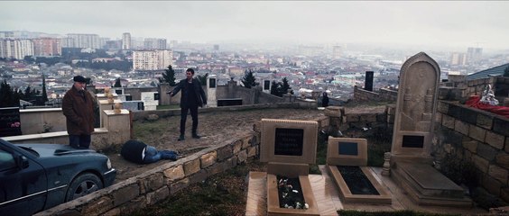 In Between Dying - Tráiler VOSE