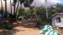 Manavgat'ta hızla büyüyen yangın yerleşim alanlarına indi