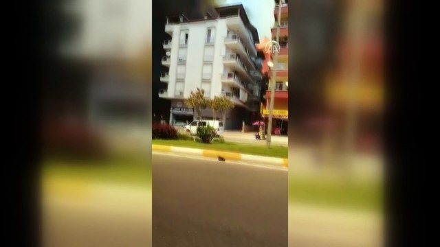 ANTALYA -Manavgat'taki orman yangını yerleşim yerlerini tehdit ediyor