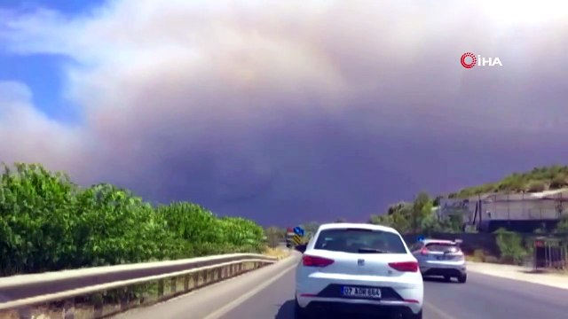 Antalya'daki orman yangını sebebiyle gökyüzü dumanla kaplandı