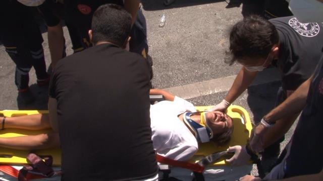 E-5'te yavaşlayan otomobil kazaya neden oldu! 5 araç birbirlerine girdi: 1'i ağır, 4 yaralı