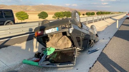 Kontrolden çıkan otomobil takla attı: 1'i ağır, 2 yaralı