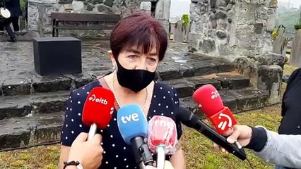 Maripaz, sobrina de Aniceto, víctima de la Guerra Civil en Euskadi tras recibir sus restos
