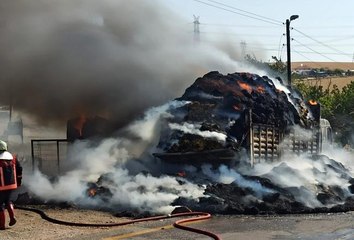 Saman yüklü kamyon alevlere teslim oldu