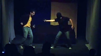 Vince Vinnus e Lucas Vitorino em cena de Milkshake (2009)