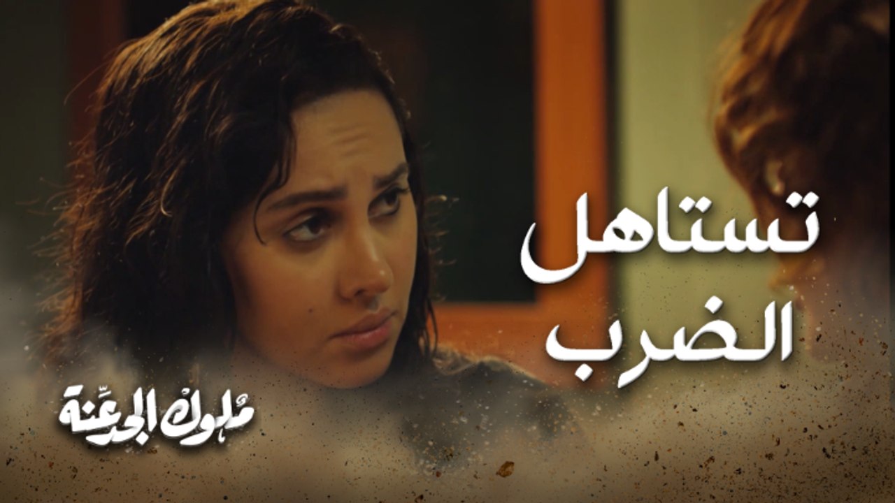 صورت صديقتها دون علمها ثم طلبت منها طلباً غريباً استحقت عليه ضرباً مبرحاً