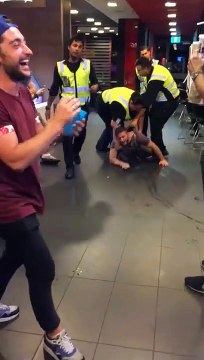 Il n'aura pas son burger McDo... et il est bien dégoutté