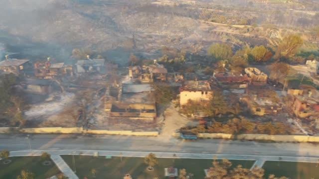 (Drone) - Manavgat'ın Kalemler mahallesinde yanan evler havadan görüntülendi