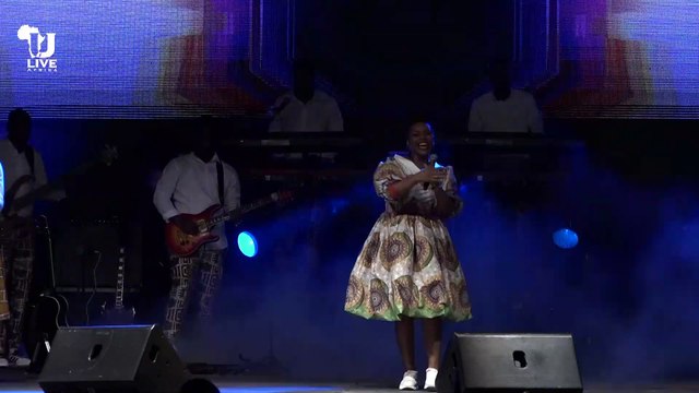 L'INSTANT ULIVE #2 | Dena Mwana - Bolingo Etomboli Ngai