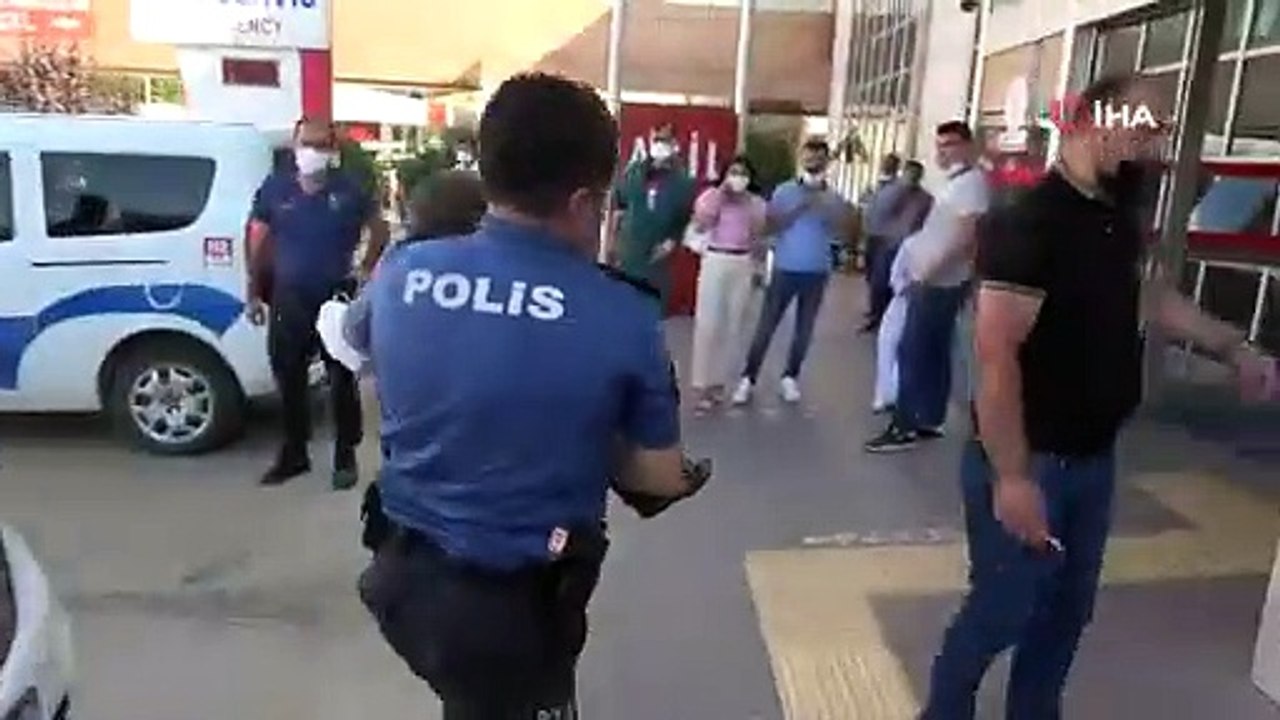 Ayağı traktörün çamurluğuna sıkışan çocuğu trafik ekipleri hastaneye yetiştirdi
