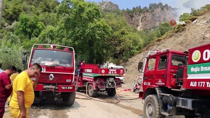 Kimisi şişeyle söndürdü, kimisi hortumu tuttu, kimisi su taşıdı