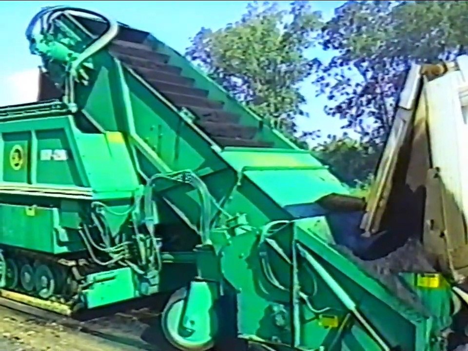 Watch 'Em Work - Kidstruction (VHS Version)