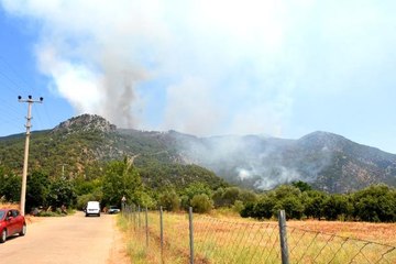 Kimisi şişeyle söndürdü, kimisi hortumu tuttu, kimisi su taşıdı