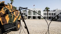 ما وراء الخبر ـ  مع غياب البرلمان والحكومة.. هل يحتكم الرئيس التونسي وخصومه إلى الحوار؟