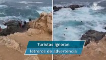 Ola devora a turistas en La Bufadora, en Baja California