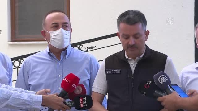 (TEKRAR) ANTALYA - Pakdemirli: Manavgat yangını kontrol altında ancak gece saatlerinde Akseki'de devam eden bir yangın var