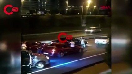 Yolcu otobüslerinin önünü kesip asker eğlencesi yaptılar