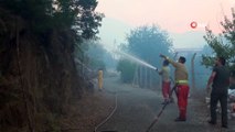 Adana’daki orman yangınında evler alevlere teslim oldu