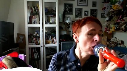 Wiwi égratigne "hit the back"