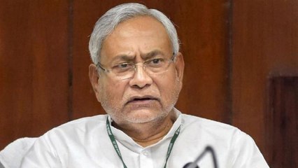 A child revealed Govt School condition in front of CM Nitish