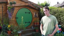 Wood artist builds incredible ‘Hobbit house’ in his back garden
