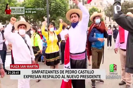 Simpatizantes de Perú Libre llegaron a la Plaza San Martín
