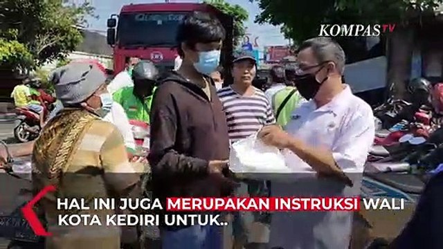 PNS di Kediri Sisihkan Gaji untuk Bantu Warga Terdampak PPKM