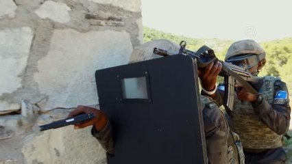 Dost ve kardeş ülkelerden askerler de Foça'da "komando" oluyor